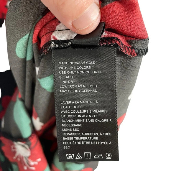 NWOT Urban Outfitters Michelle Plunging Floral Mini Dress Black/Red/Green Size S - Picture 15 of 17